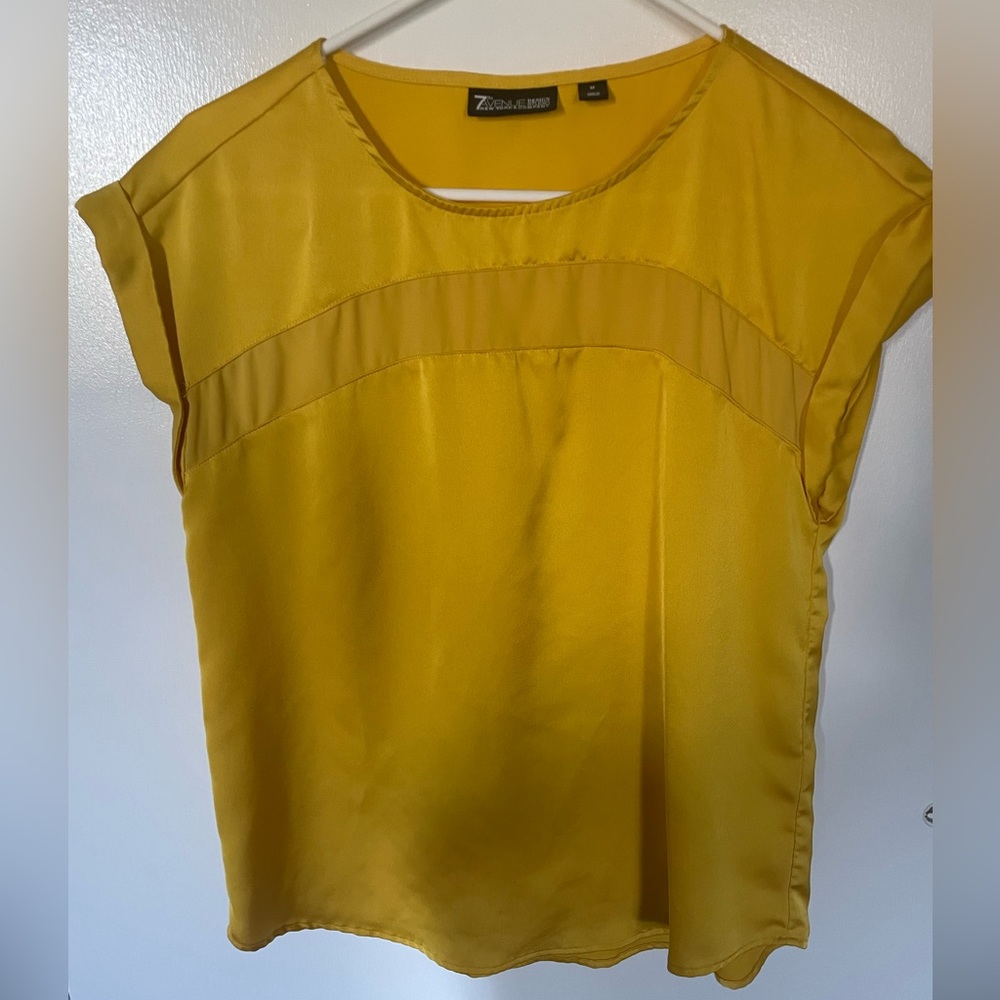 New York and company silk blouse
Medium 
Worn once